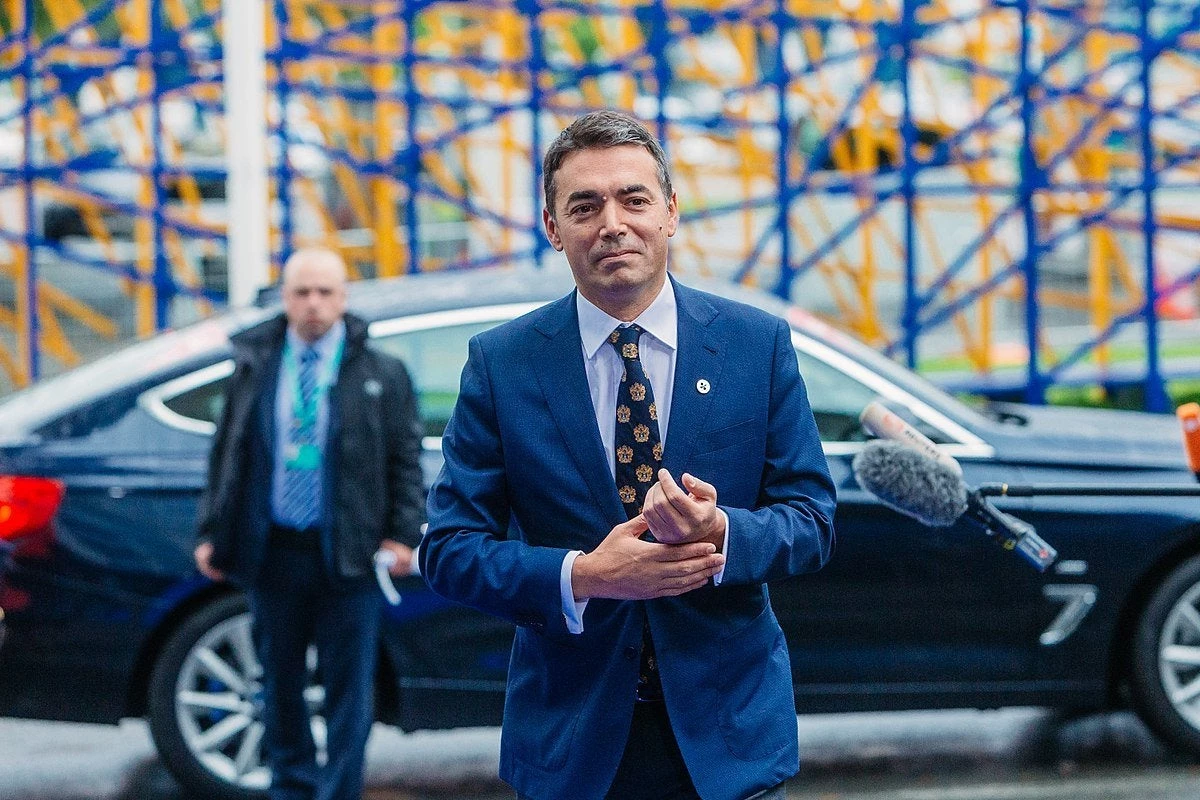 «Αγριεύει» η Μόσχα με τα Σκόπια – Δήλωση υποταγής του κρατιδίου στη Δύση – Ντιμιτρόφ: «H Ρωσία να μη μπλέκεται στα πόδια μας»